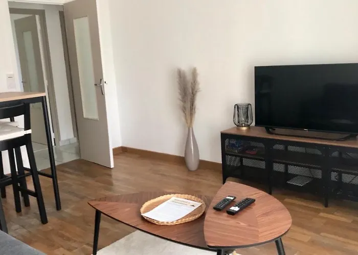 Spacieux A 2 Pas Du Mont St-michel Apartment Pontorson